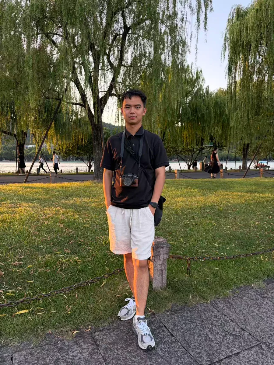 Jason, Mandarin teacher and creator of SenMandarin